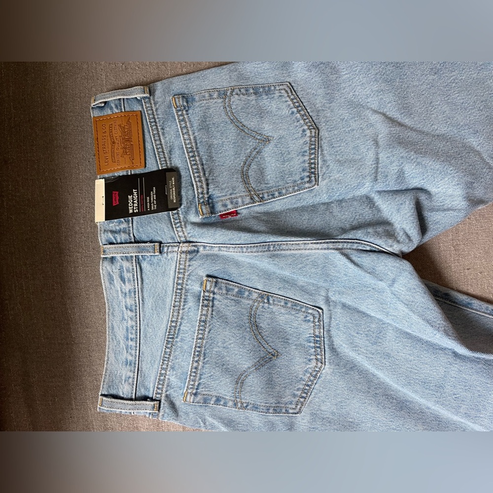 NWT Women’s Levi Wedgie Straight Jeans 28x28